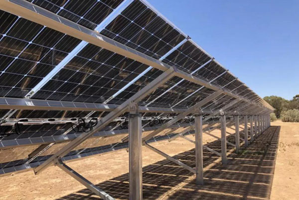 雙面太陽能電池板有什么優(yōu)勢？發(fā)電效率提升多少？