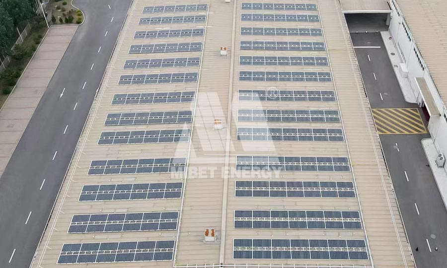 中國大連彩鋼瓦屋頂柔性組件項(xiàng)目-3