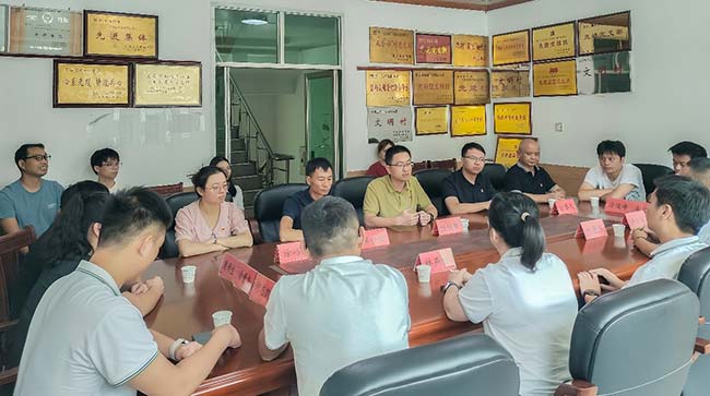 邁貝特深入永春縣曲斗村，開展黨建村企聯(lián)建